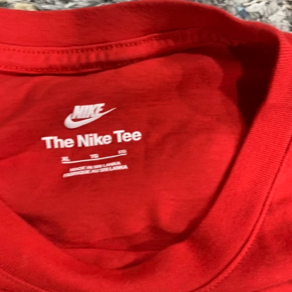 Nike Tee - Picture 3 of 4